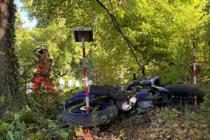 Kaza yapan araçta delil tespiti / iz incelemesi - Kaynak: Zürih Kanton Polisi